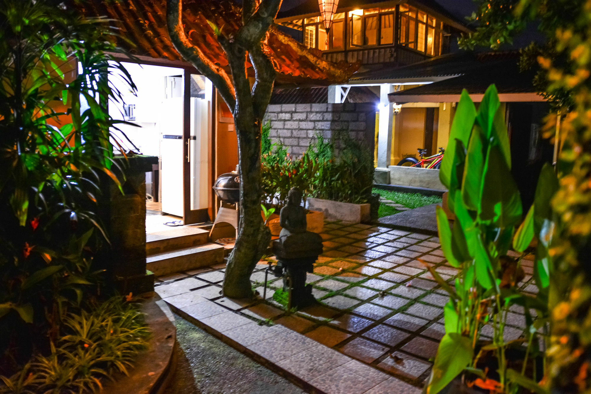 Griya Sriwedari Hotel Ubud  Exterior photo